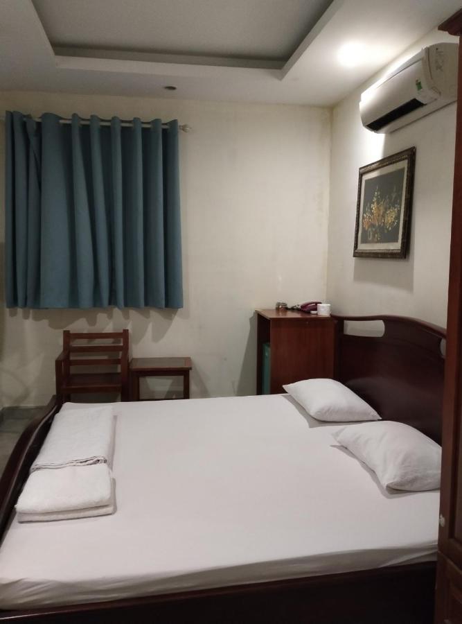 Hoàn Vũ Hotel *