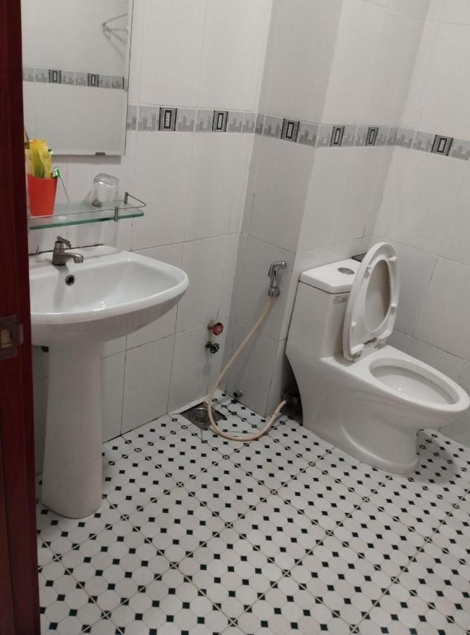 Khách sạn Hoàn Vũ *